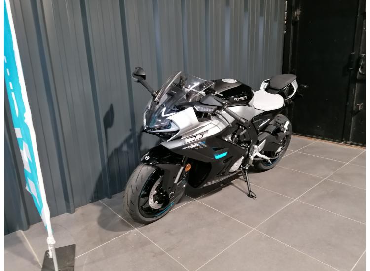 CF MOTO 675 SR-R / 175€ PAR MOIS / DSN MOTOS MARMANDE