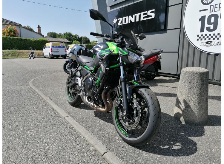 KAWASAKI Z 650 / 160 € PAR MOIS/ DSN MOTOS 47